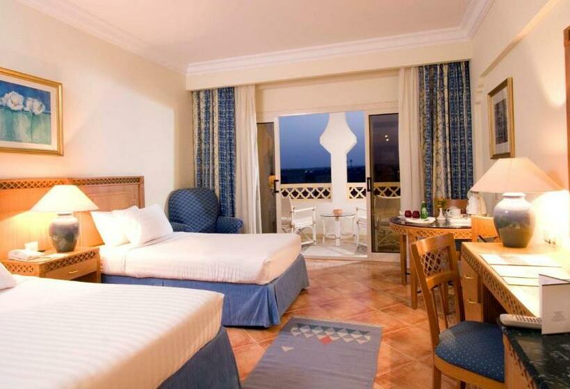 اتاق سوپریور با چشم‌انداز جانبی دریا, Old Palace Resort Sahl Hasheesh
