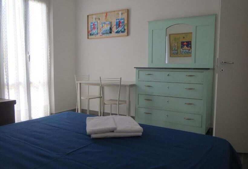Standard Triple Room with Terrace, Creuza De 5 Terre