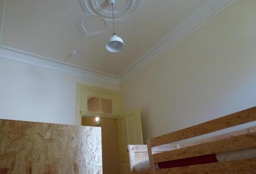 Cama em Quarto Compartilhado, Canvas Atelier Hostel