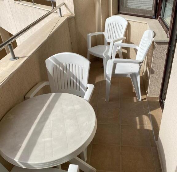 Апартаменты 1 Спальня Вид на Море, First Line Apartment At Obzor