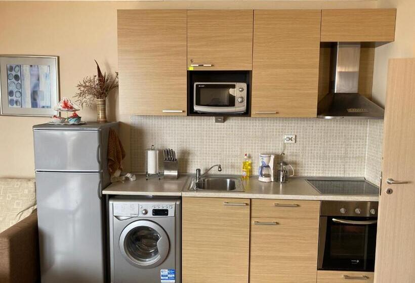 דירת חדר נוף לים, First Line Apartment At Obzor