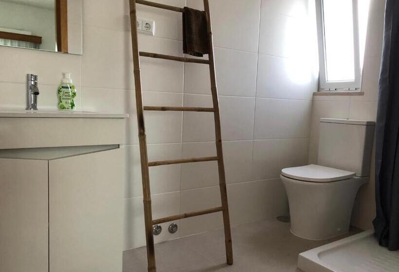 Полулюкс Вид на Горы, Azores Holidays House  B&b   Suites   Self Check In Keyboard