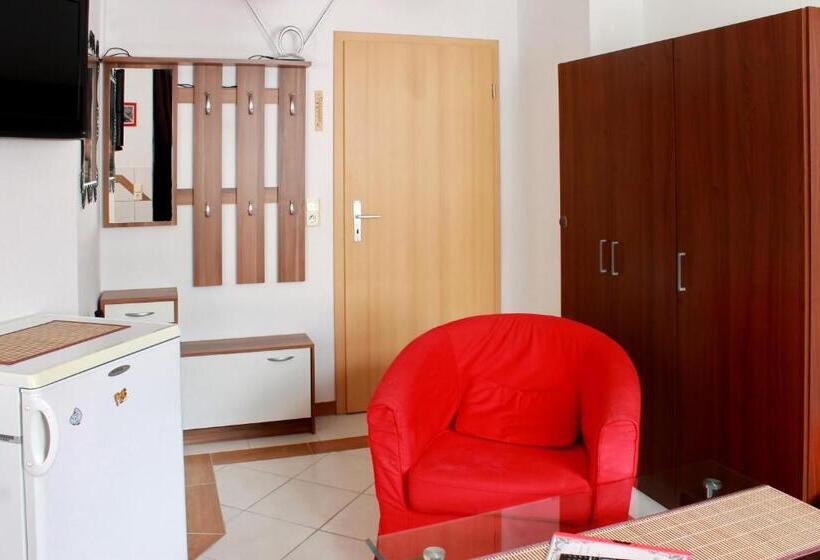 Четырехместный Номер Стандарт, Pension Pieschen Dresden