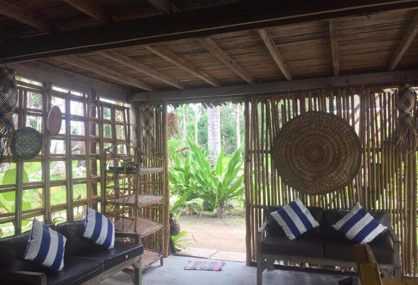 Семейное Бунгало, Prince John Beachfront Eco Bungalows And Restaurant
