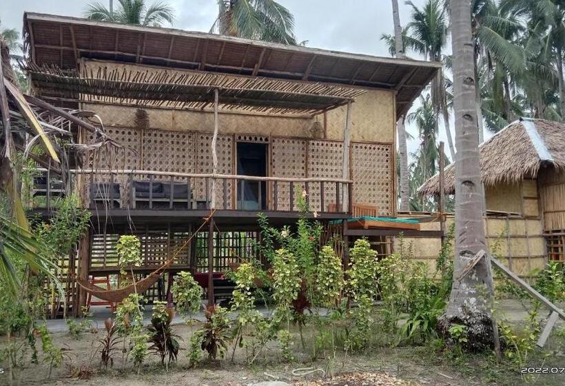Трехместный Номер Deluxe Вид на Море, Prince John Beachfront Eco Bungalows And Restaurant