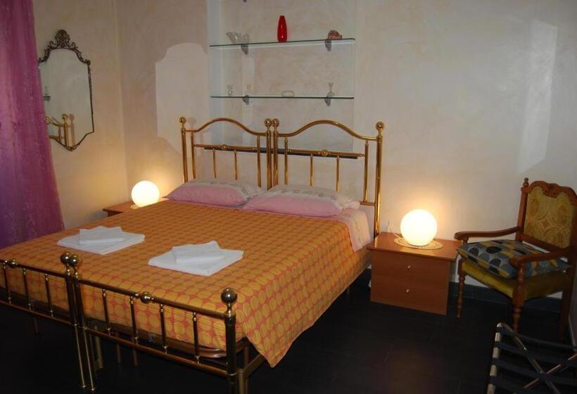 اتاق استاندارد با سرویس بهداشتی مشترک, Casa Mama Guesthouse