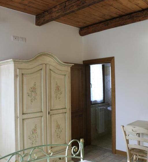 Номер Стандарт Вид на Бассейн, Agriturismo Fara