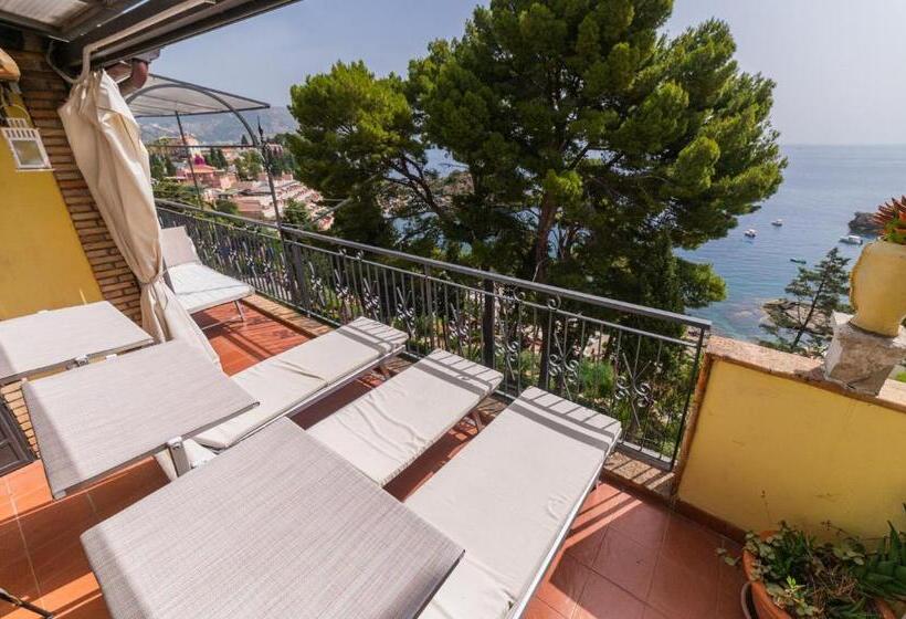 Apartamento 2 Quartos com Terraço, Tovimar Apartments