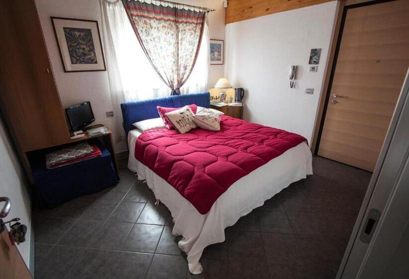اتاق استاندارد با چشم‌انداز کوهستان, B&b Ambrosia