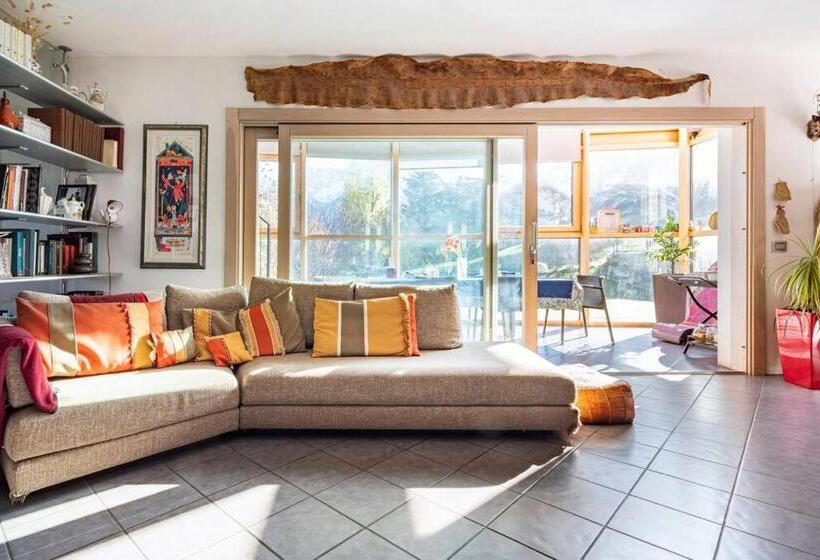 اتاق استاندارد با چشم‌انداز کوهستان, B&b Ambrosia
