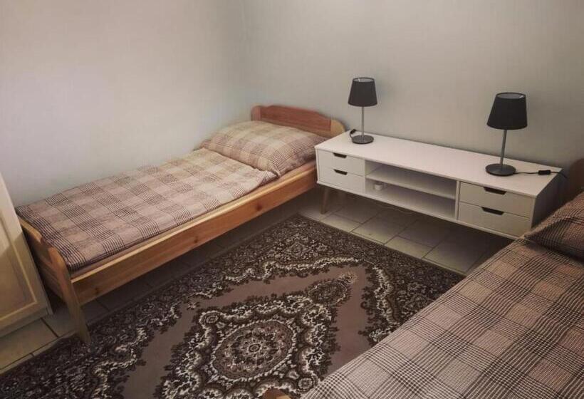 침실 2개 아파트, Hostel Skautský Dom
