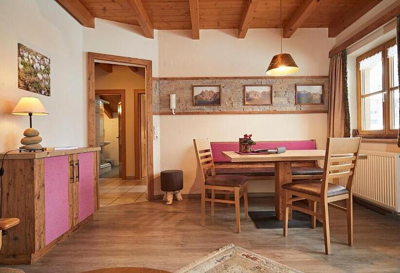 Апартаменты 1 Спальня с Балконом, Siplinger Suites   Ferienwohnungen   Sauna Und Fitness