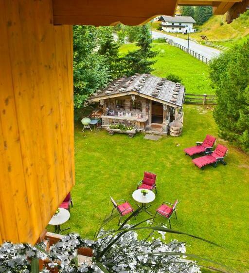 Quarto Estandar com Sacada, Villa Michaela