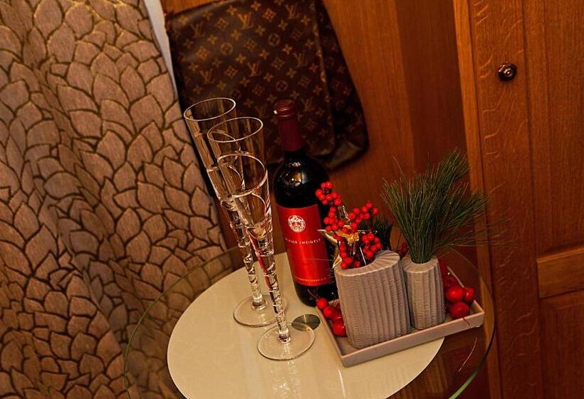 Quarto Basic com Varanda, Villa Michaela