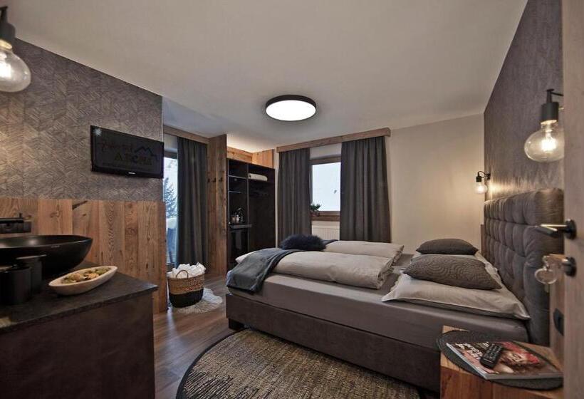 Quarto Deluxe com Sacada, Villa Michaela