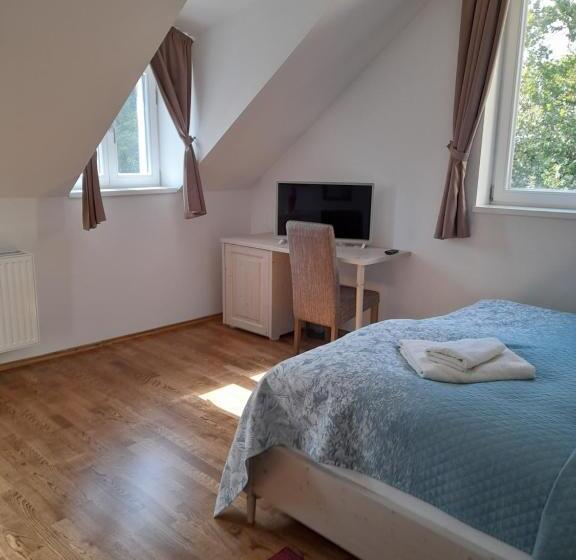 Family Suite, Rosenberg Kúria