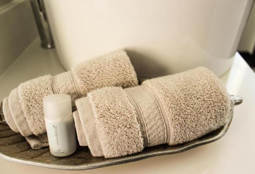 اتاق خانوادگی, Laviu B&b Luxe Suites