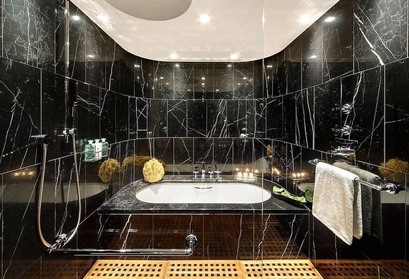 Номер Deluxe, Bulgari Hotel London
