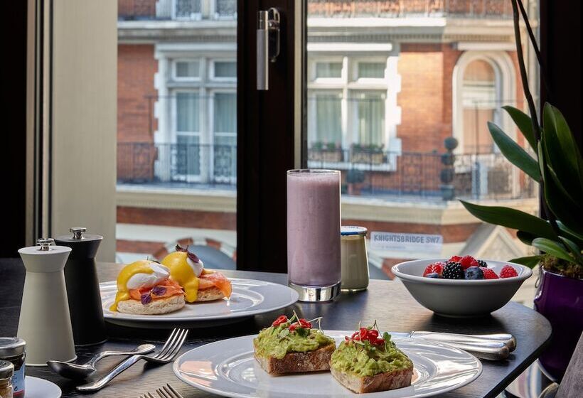 Номер Deluxe, Bulgari Hotel London