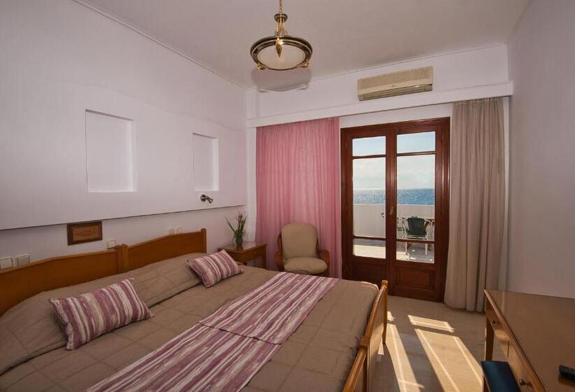 اتاق استاندارد با چشم‌انداز دریا, Irini S Rooms