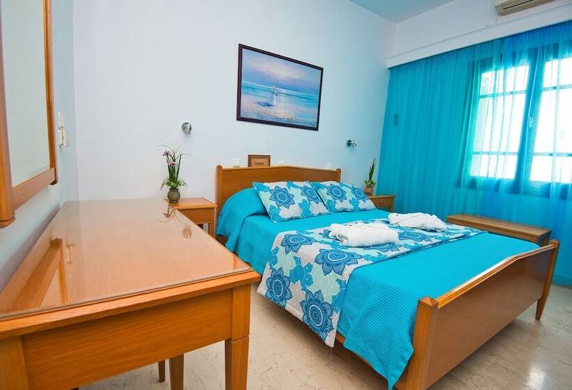 اتاق استاندارد با چشم‌انداز کوهستان, Irini S Rooms