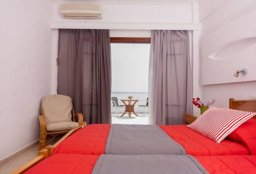 اتاق استاندارد با چشم‌انداز دریا, Irini S Rooms
