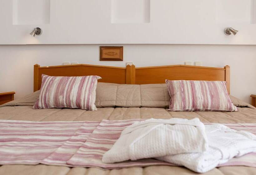 اتاق استاندارد با چشم‌انداز دریا, Irini S Rooms