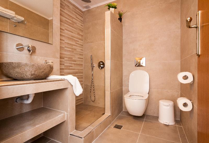 اتاق استاندارد با چشم‌انداز دریا, Irini S Rooms