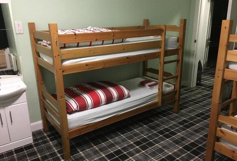 Quarto Quadruplo Estandar Banheiro Compartilhado, Chase The Wild Goose, By Fort William