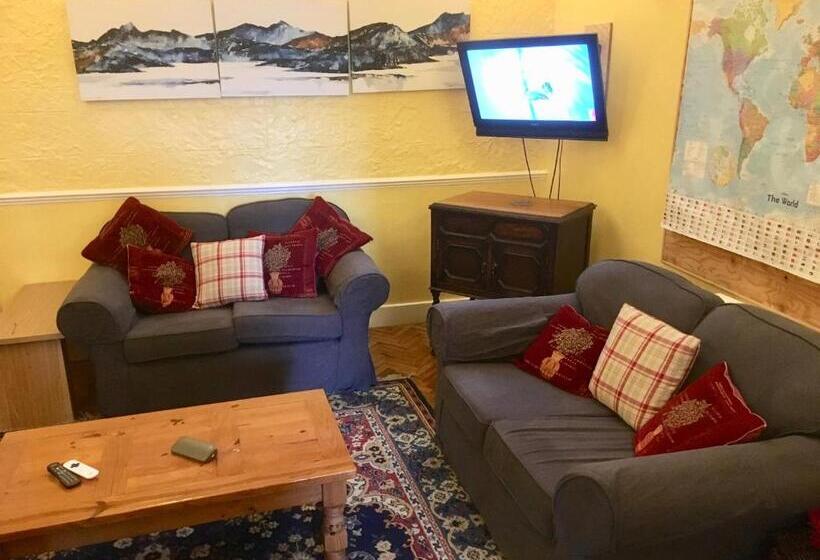Quarto Familiar Banheiro Compartilhado, Chase The Wild Goose, By Fort William