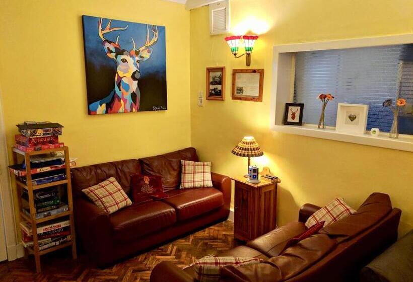 Quarto Familiar Vista Montanha, Chase The Wild Goose, By Fort William