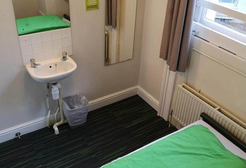 Четырехместный Номер Стандарт, Yha London Earl S Court