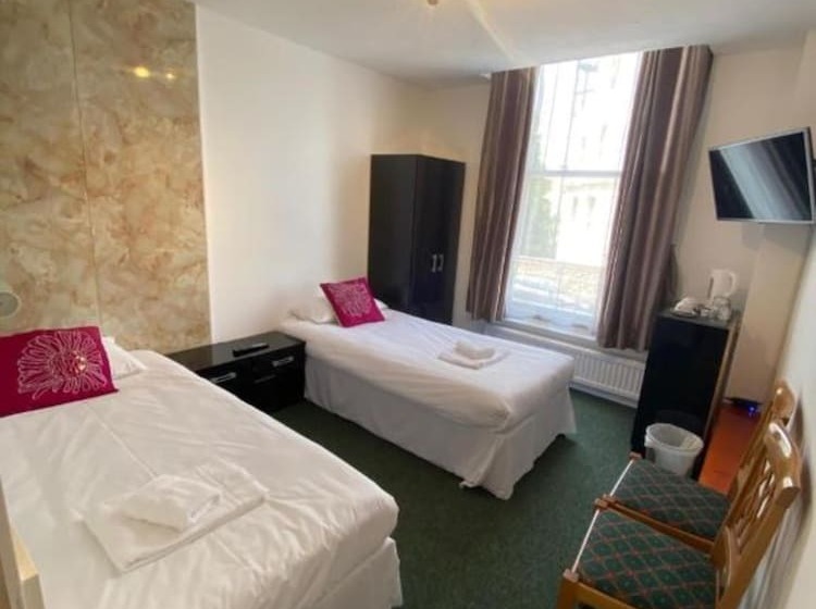 Номер Стандарт, Carlton Court Hotel Eastbourne