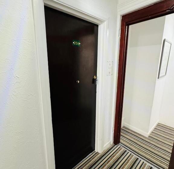 Номер Стандарт Индивидуальный, Carlton Court Hotel Eastbourne