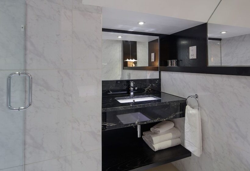 Семейный Номер Deluxe, Doubletree By Hilton London Greenwich