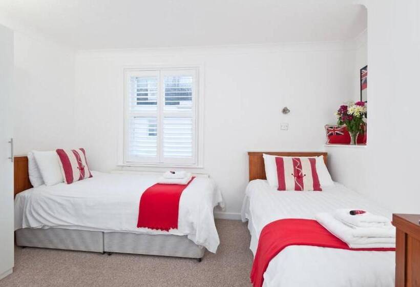 Номер Стандарт Трехместный, Hamptons Brighton