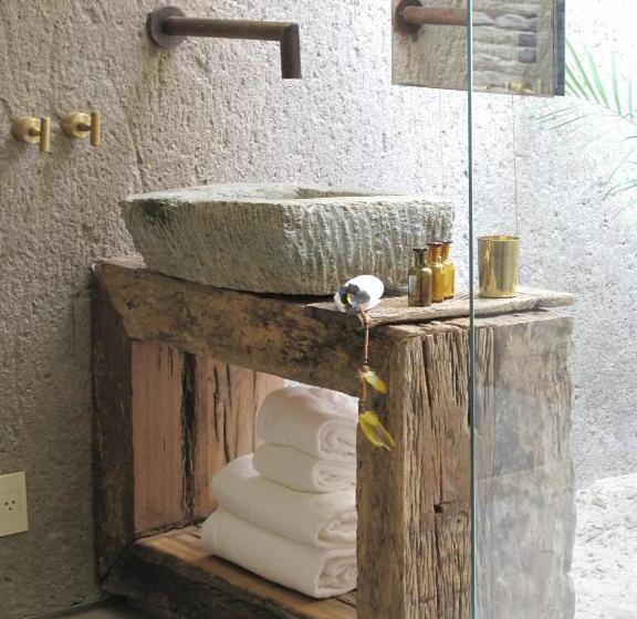 스위트, Kenoa Exclusive Beach Spa & Resort