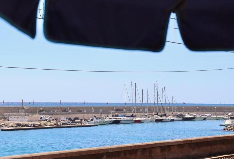 اتاق استاندارد چهار تخته با چشم‌انداز دریا, Acqua Di Mare
