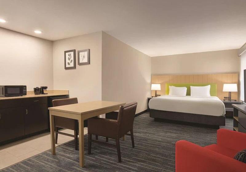 Люкс Кровать Кинг, Country Inn & Suites By Radisson, Dunn, Nc