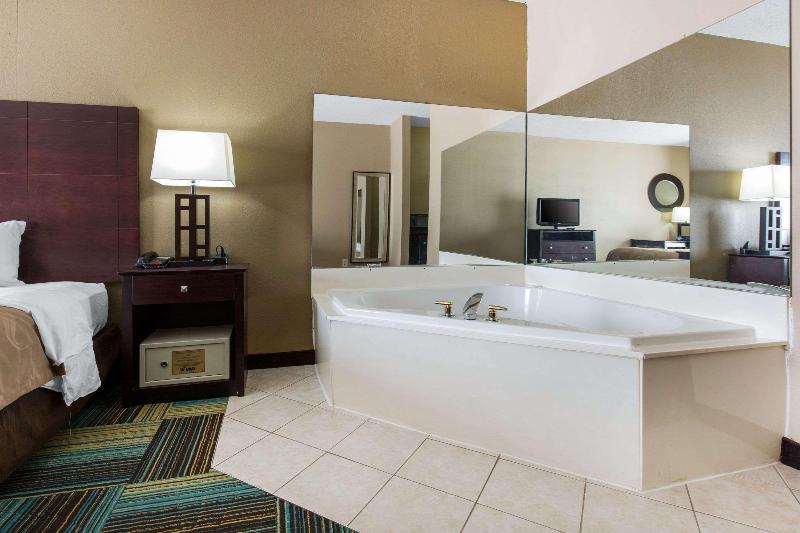 Люкс Кровать Кинг, Holiday Inn Express Hotel & Suites Lake Placid, An Ihg