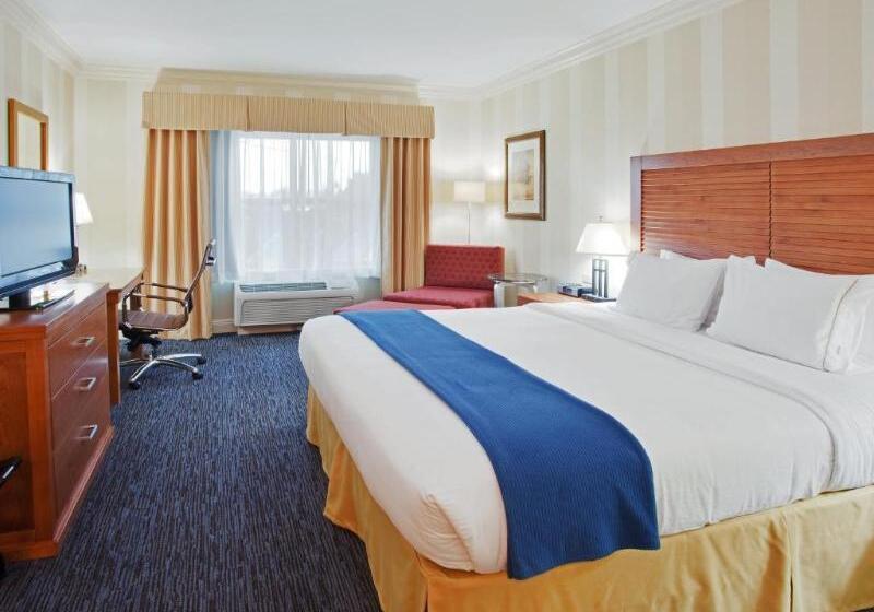 장애인을 위한 스위트, Holiday Inn Express Hotel & Suites Santa Cruz, An Ihg