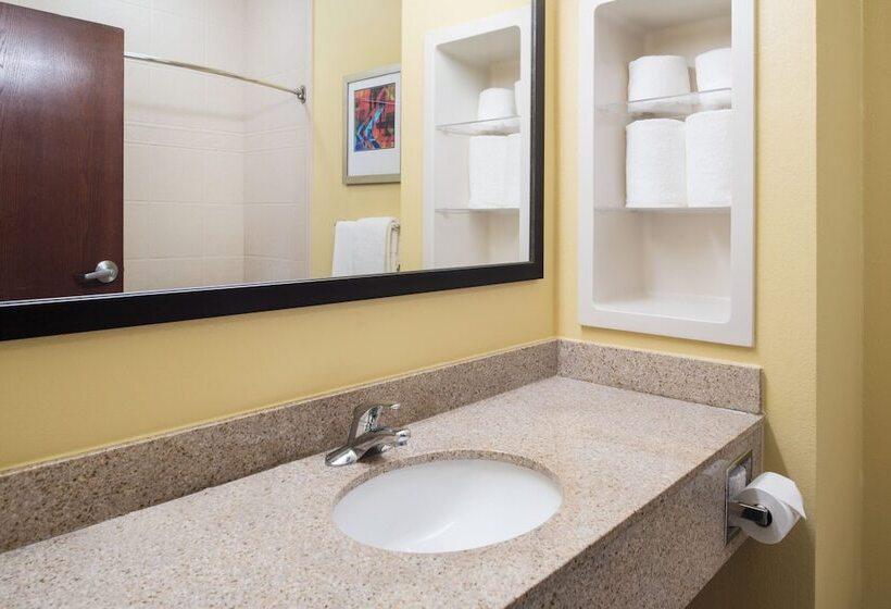 سوییت, Holiday Inn Express Hotel & Suites West Monroe, An Ihg