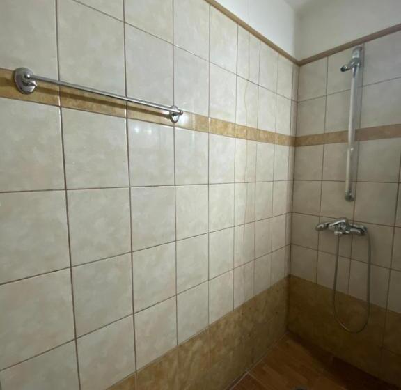四人豪华间, Sozos Inn Hotel Vonitsa