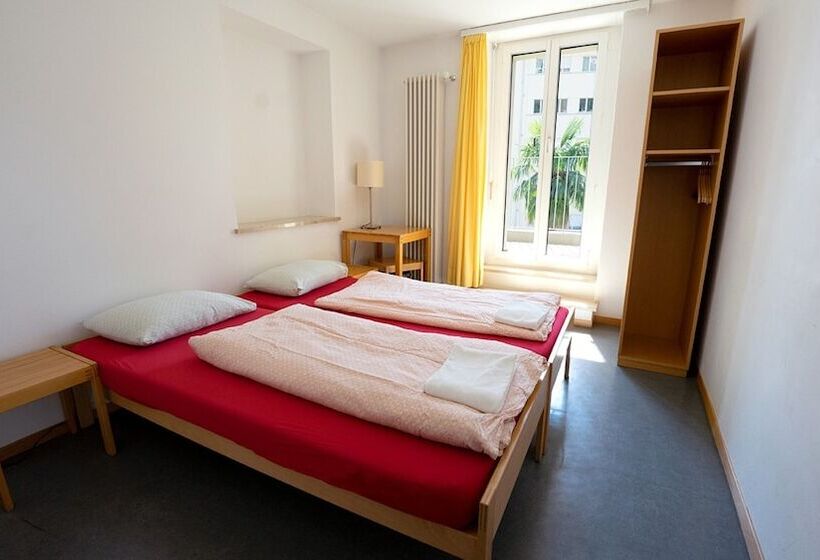 اتاق استاندارد یک نفره, Locarno Youth Hostel