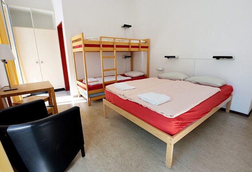 スタンダード４人部屋, Locarno Youth Hostel