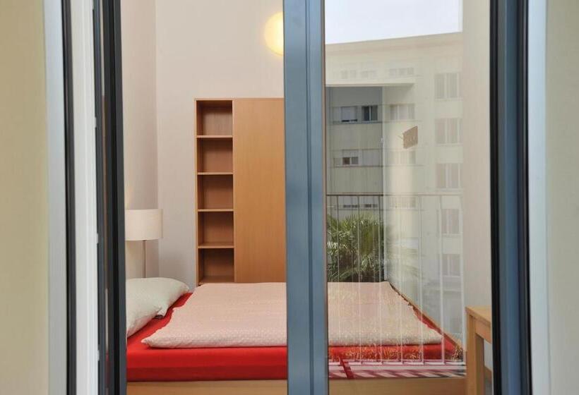 اتاق استاندارد یک نفره, Locarno Youth Hostel
