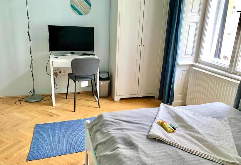 Номер Стандарт, Jazzy Vibes Parliament Rooms And Ensuites