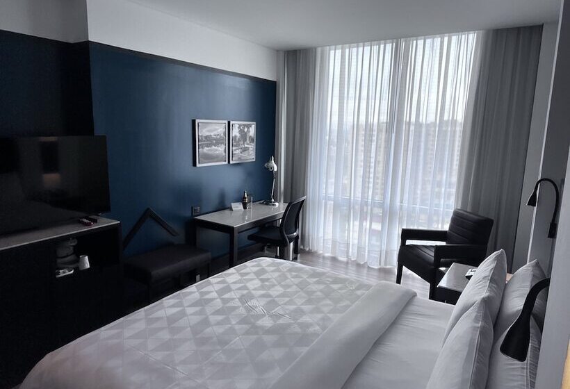 스탠다드 룸 더블 침대 도시 전망, Holiday Inn Bogota Airport, An Ihg