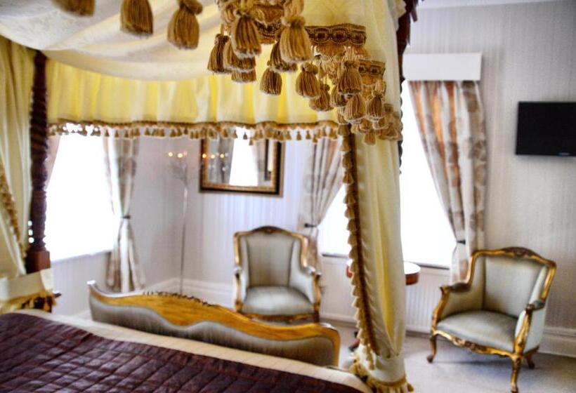 Люкс, The Hotel Commodore