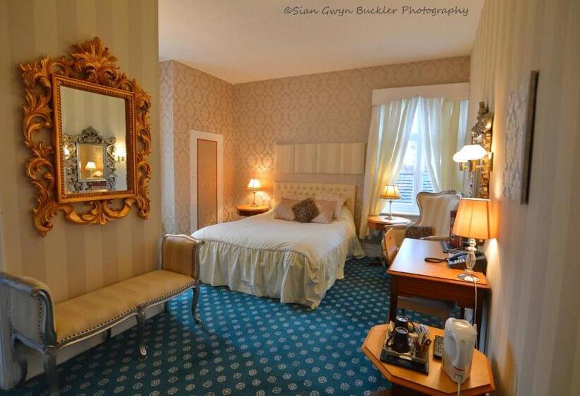 Номер Superior, The Hotel Commodore
